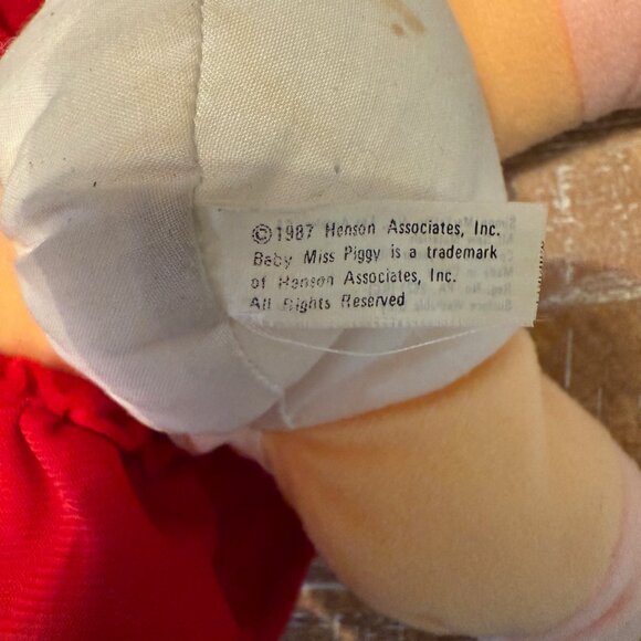 1987 Muppets Miss Piggy Holiday Stuffed Animal - Picture 4 of 4